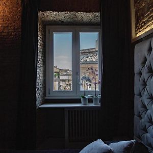 Deluxe Double Room Shower